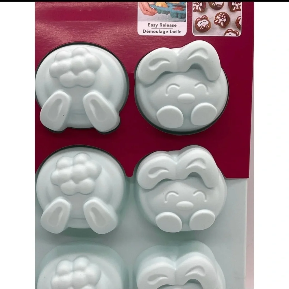 New Trudeau Silicone Cupcake Pan